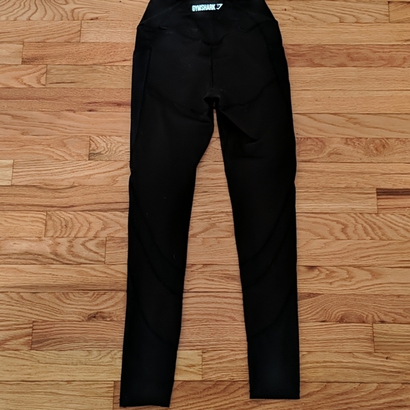 • GymShark Leggings • - Picture 2 of 7